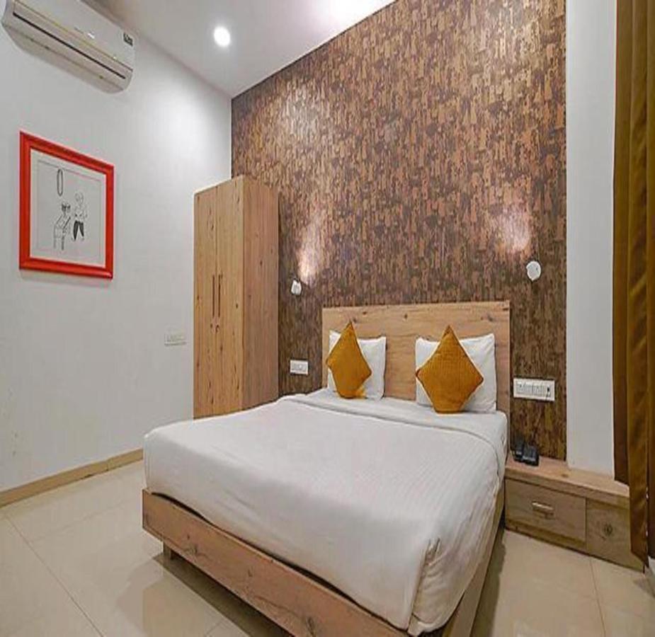 FabHotel Destiny 54 Indore Buitenkant foto