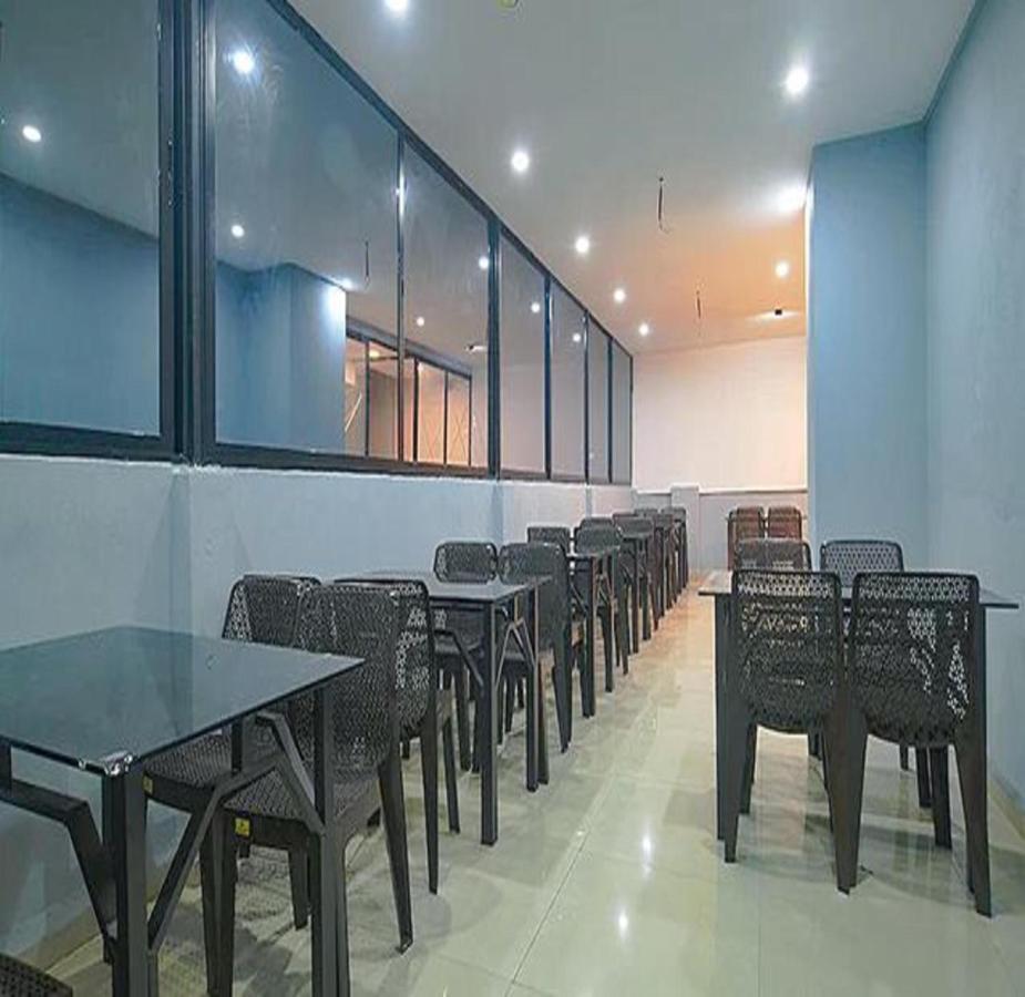 FabHotel Destiny 54 Indore Buitenkant foto